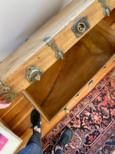 Load image into Gallery viewer, VINTAGE TRUNK