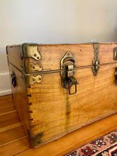 Load image into Gallery viewer, VINTAGE TRUNK