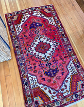 Load image into Gallery viewer, Juniper l 3x6.5 l Bright & Vibrant Khamseh