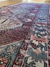 Load image into Gallery viewer, Mils | 5.1x9.9 | Qashqai floral boteh rug
